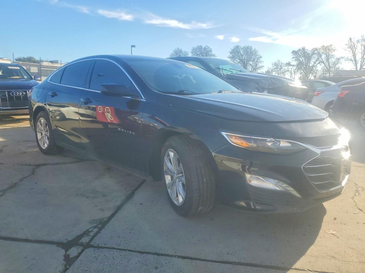 2021 CHEVROLET MALIBU LT photo 4