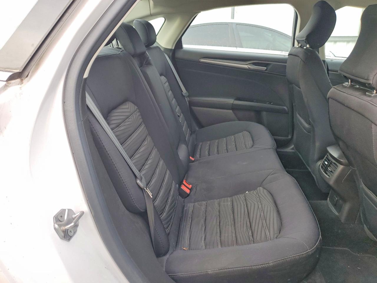 2016 FORD FUSION SE photo 10