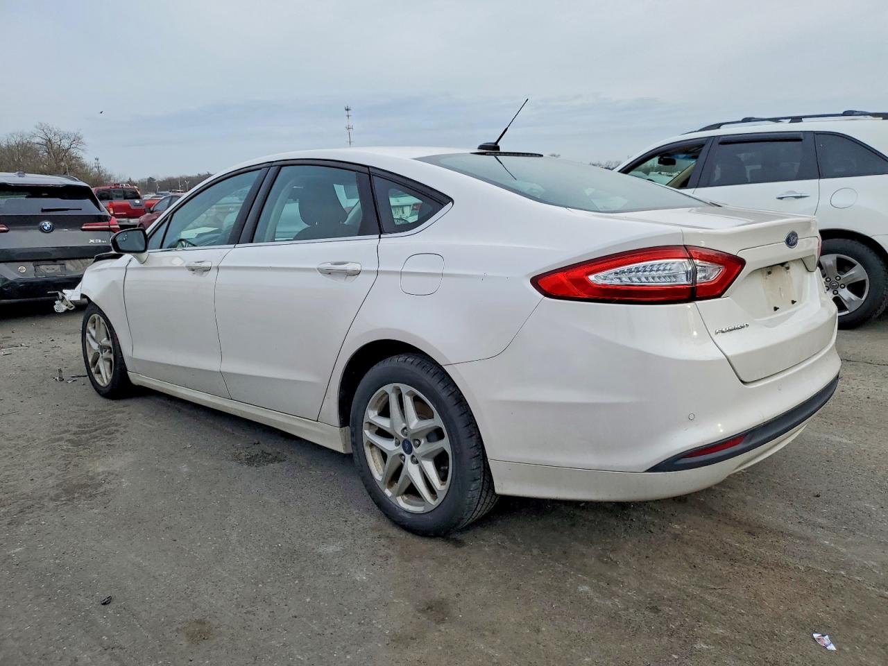 2016 FORD FUSION SE photo 2
