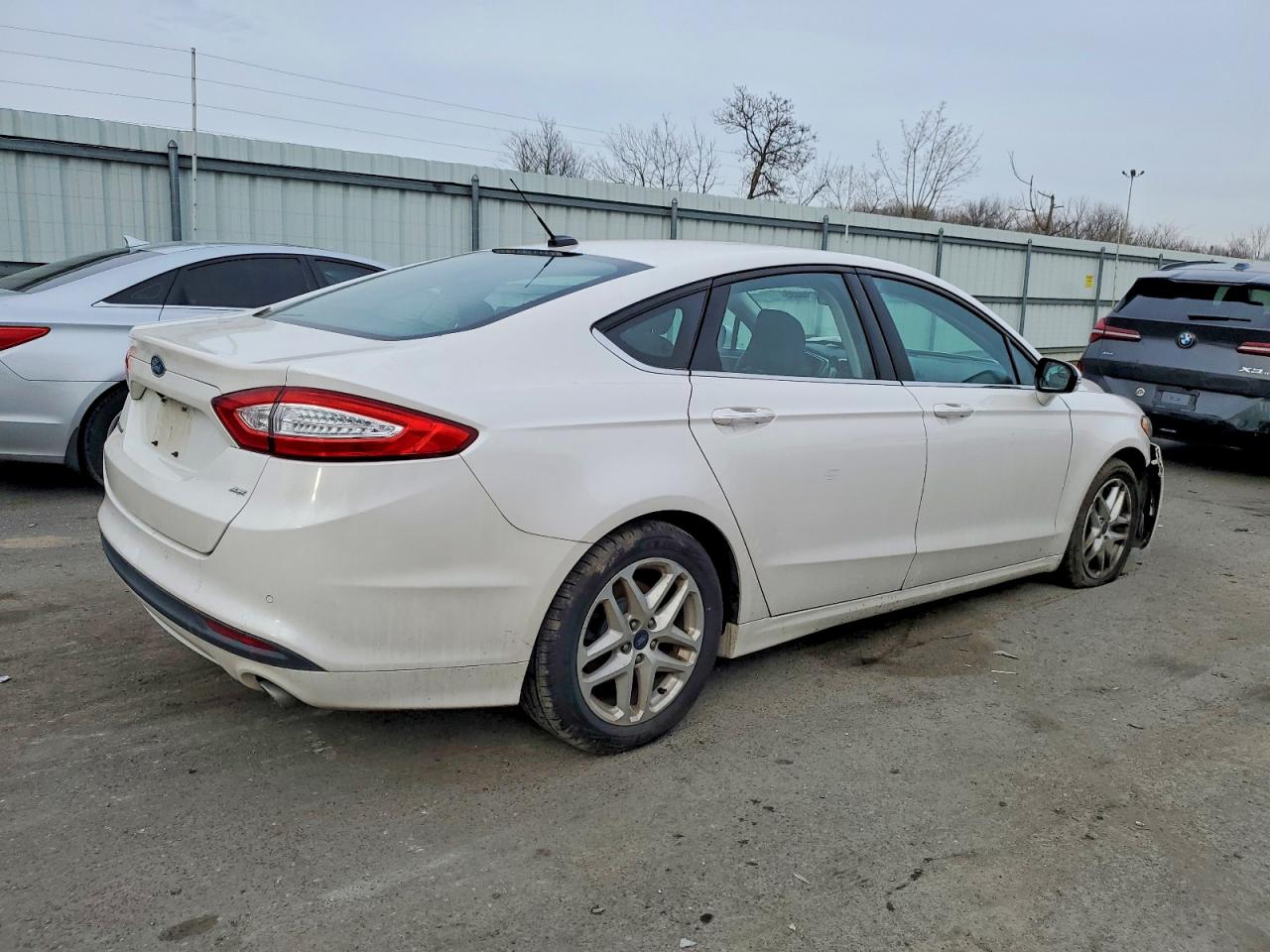 2016 FORD FUSION SE photo 3