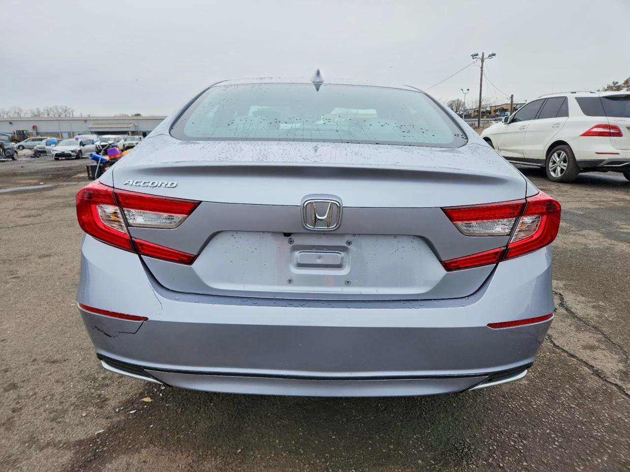 2018 HONDA ACCORD LX photo 6