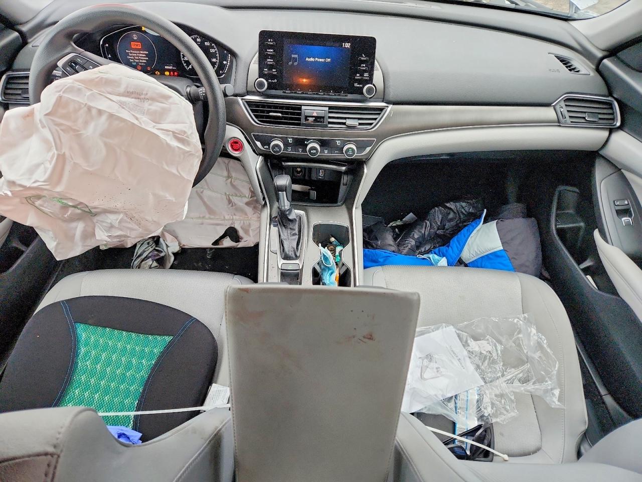 2018 HONDA ACCORD LX photo 8