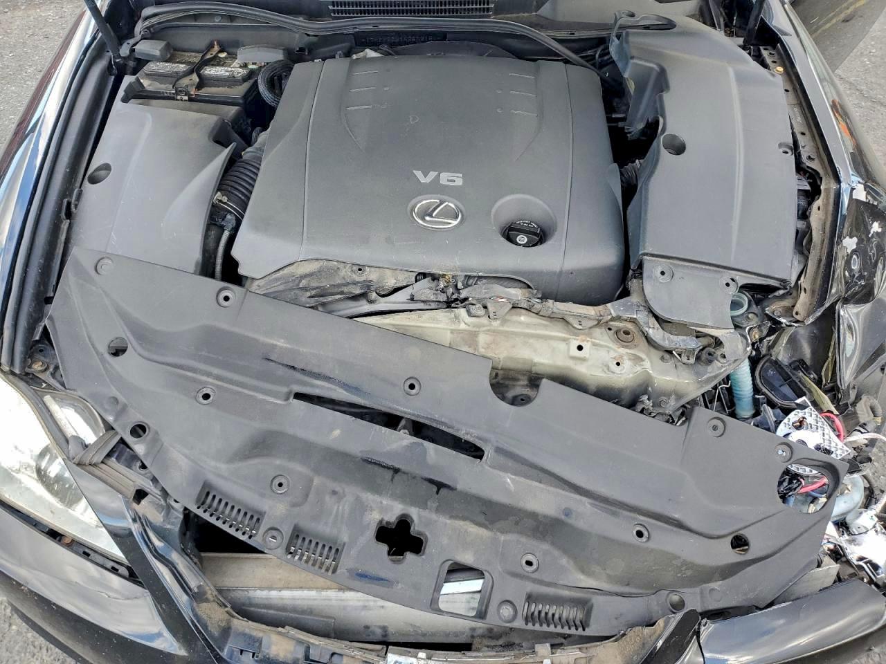 2010 LEXUS IS 250 photo 11