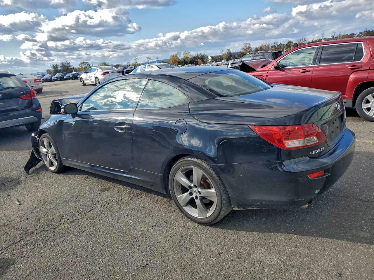 2010 LEXUS IS 250 photo 2