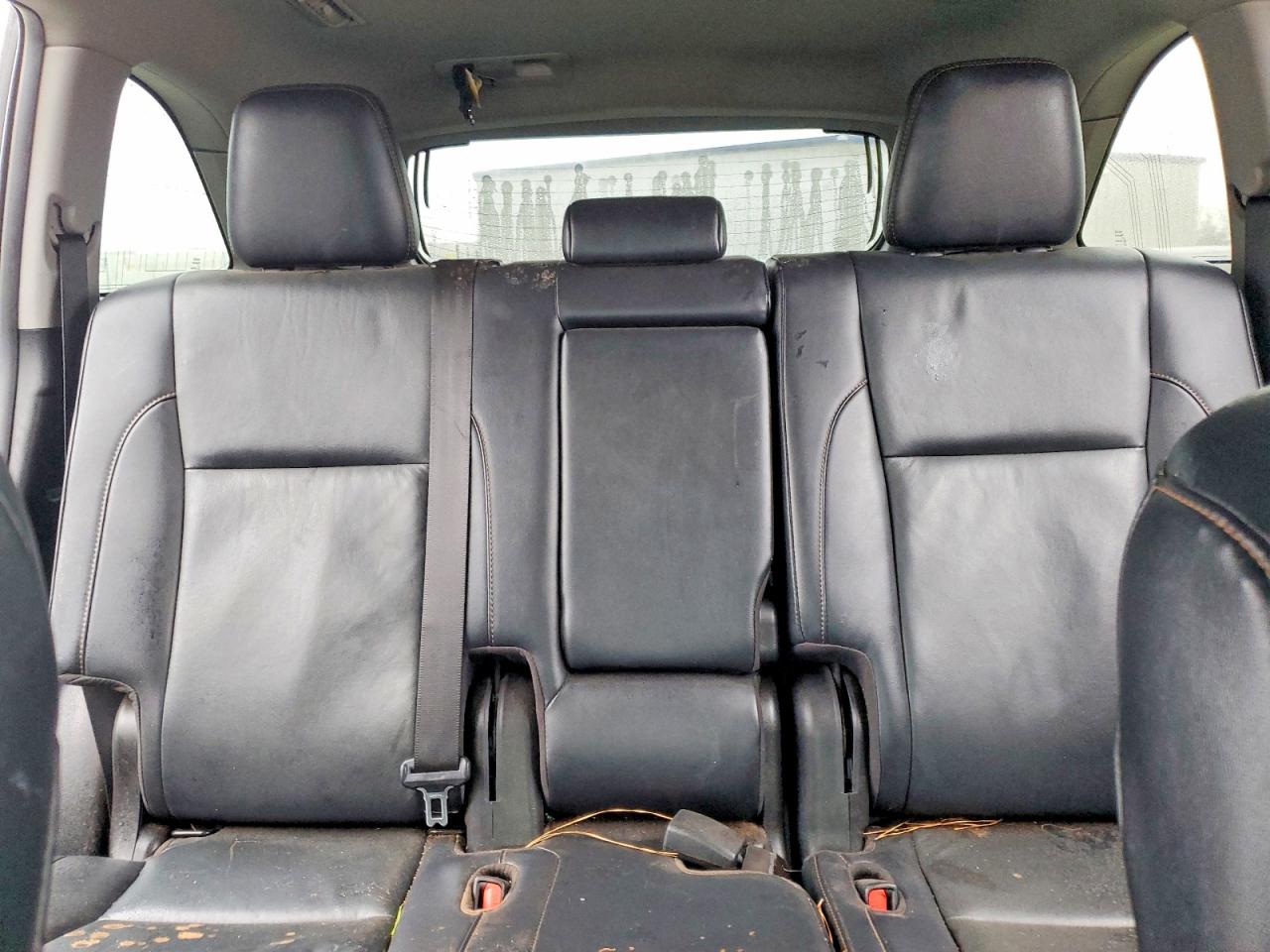 2019 TOYOTA HIGHLANDER SE photo 10