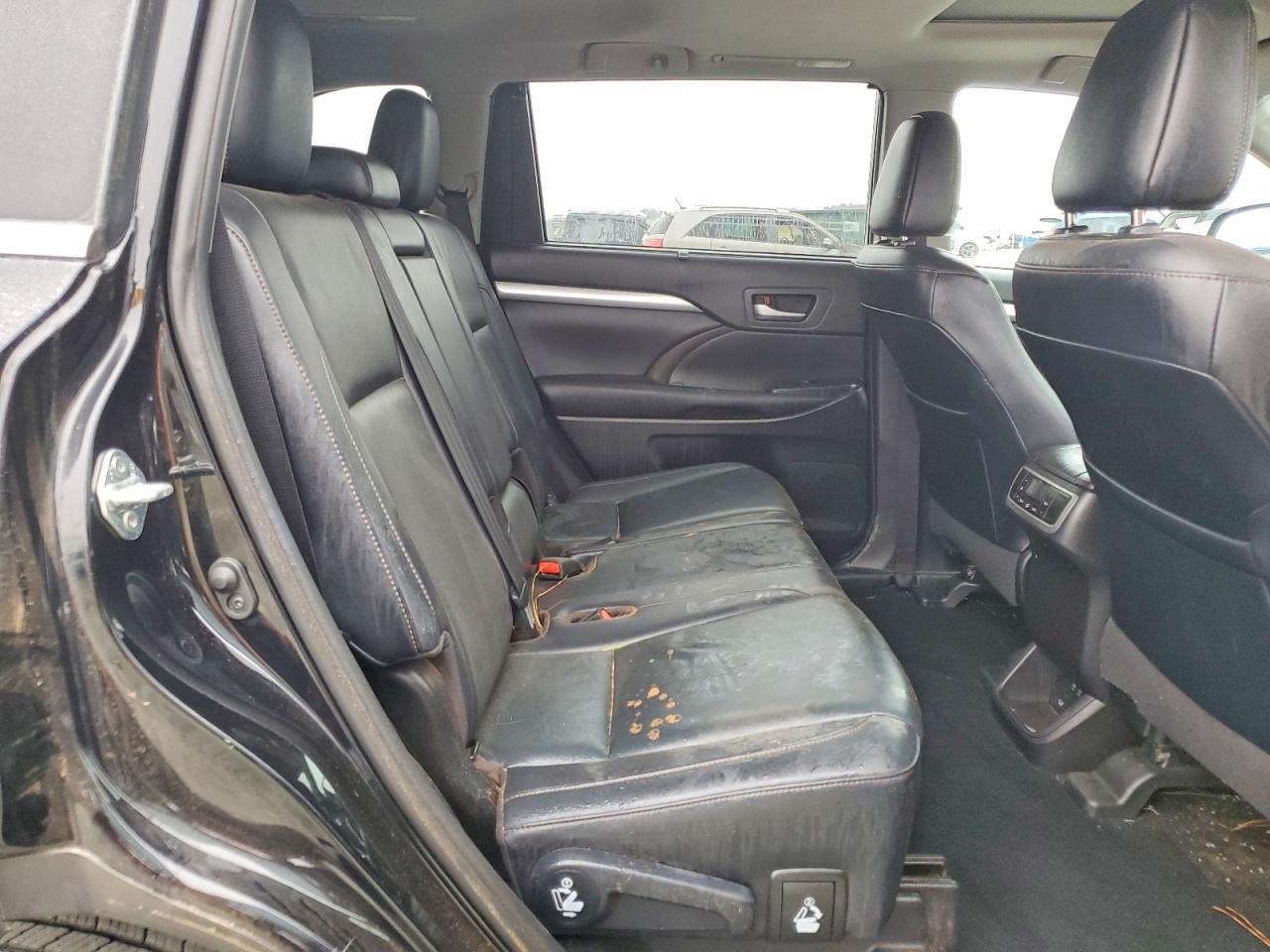 2019 TOYOTA HIGHLANDER SE photo 11
