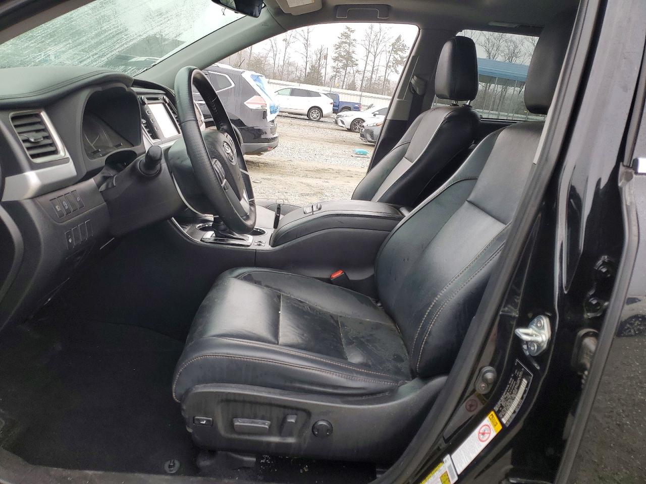 2019 TOYOTA HIGHLANDER SE photo 7