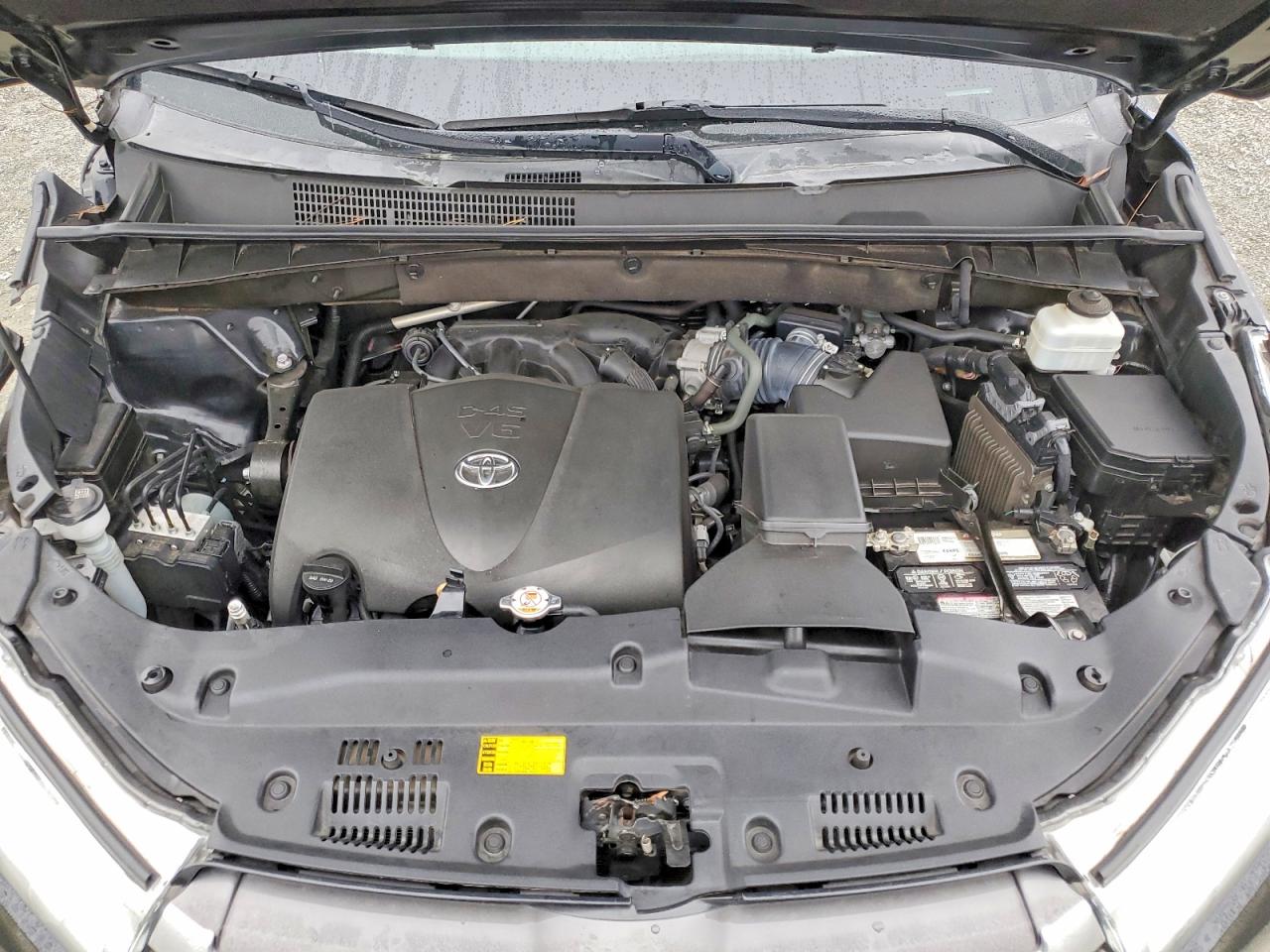 2019 TOYOTA HIGHLANDER SE photo 12