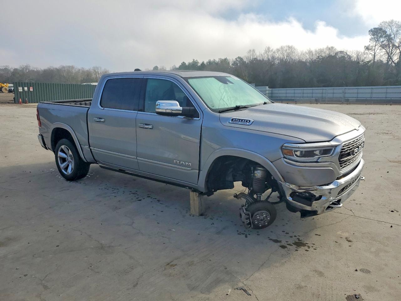 2021 RAM 1500 LIMITED photo 4
