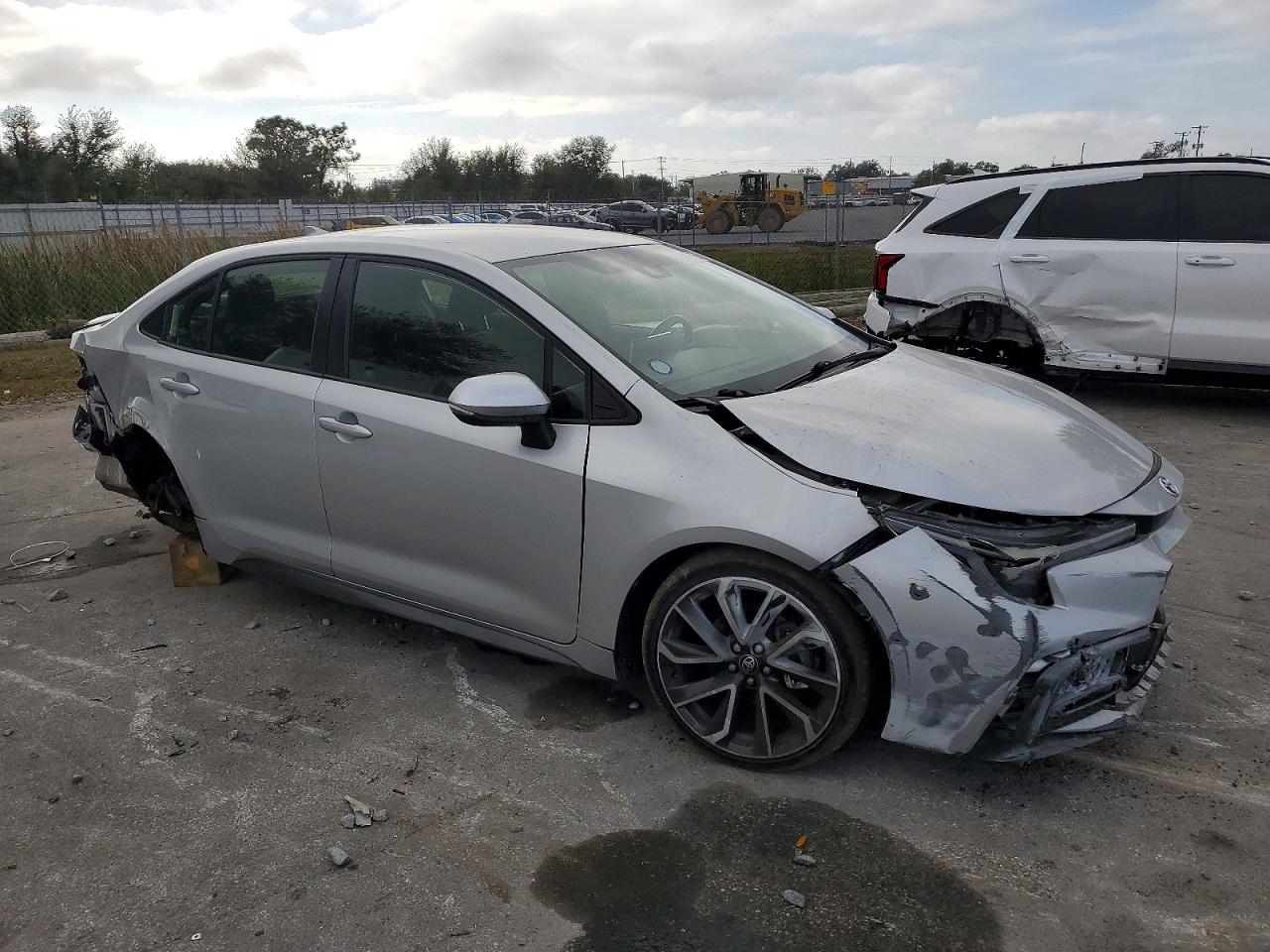 2020 TOYOTA COROLLA SE photo 4