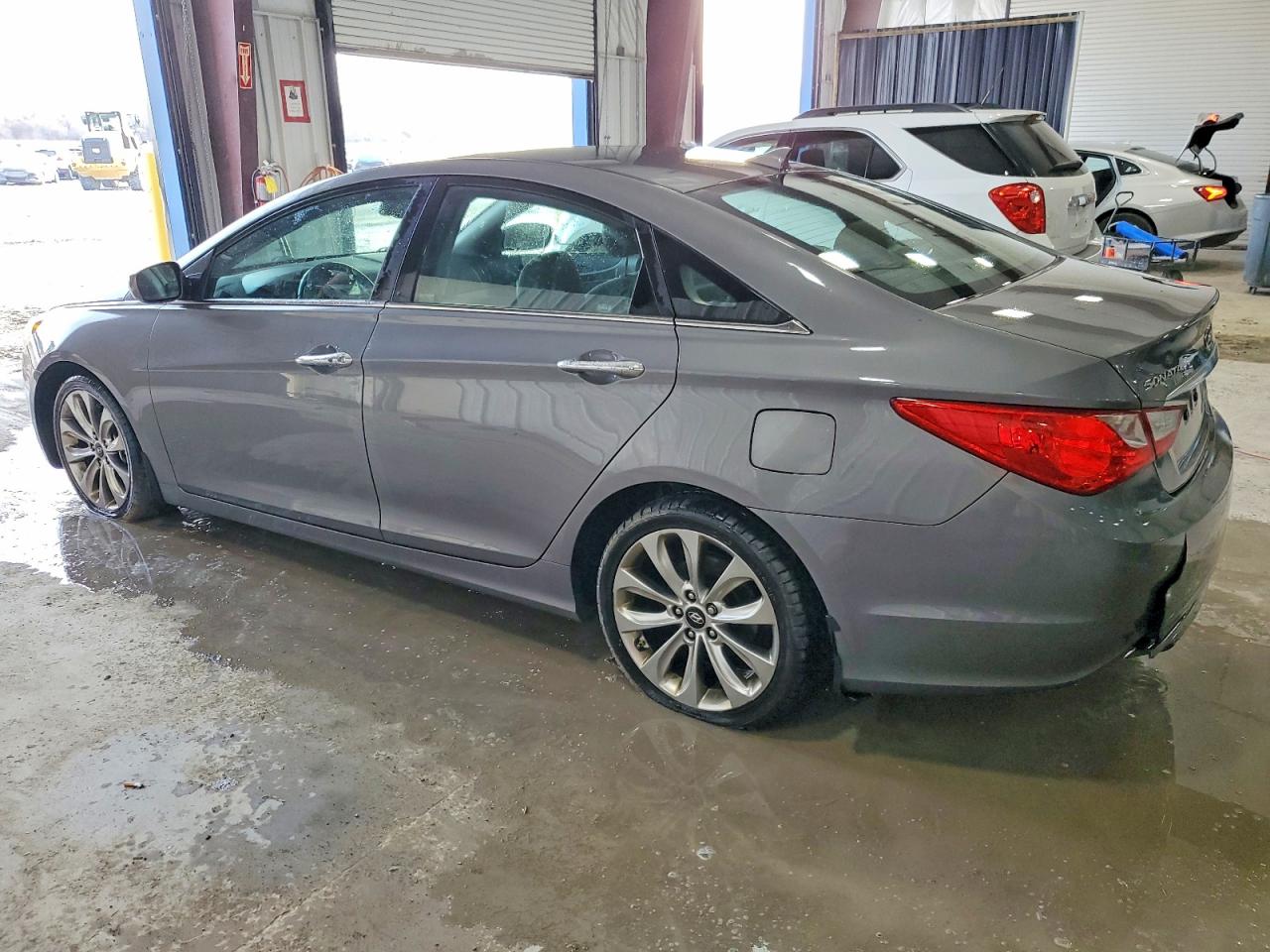 2012 HYUNDAI SONATA SE photo 2