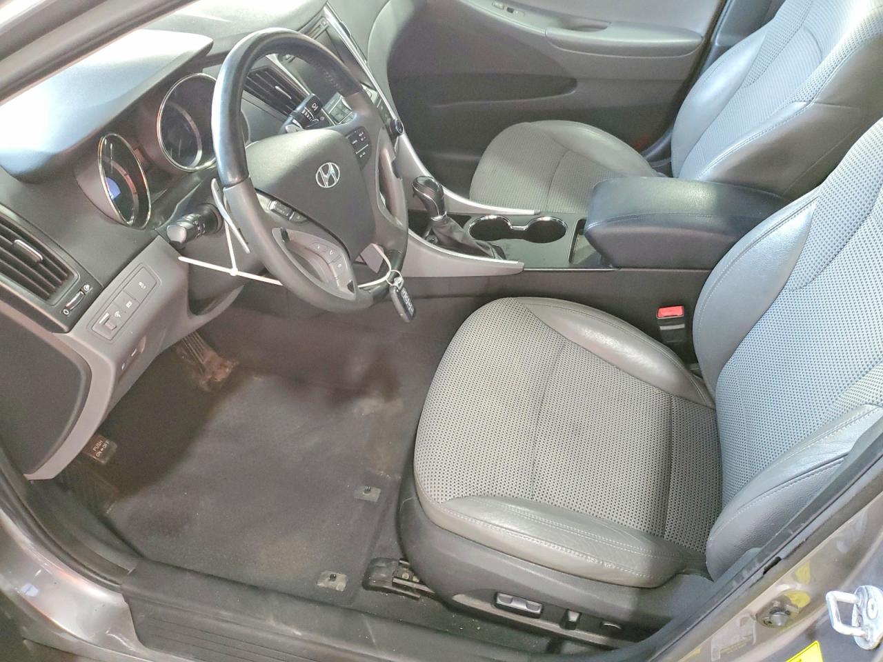 2012 HYUNDAI SONATA SE photo 7