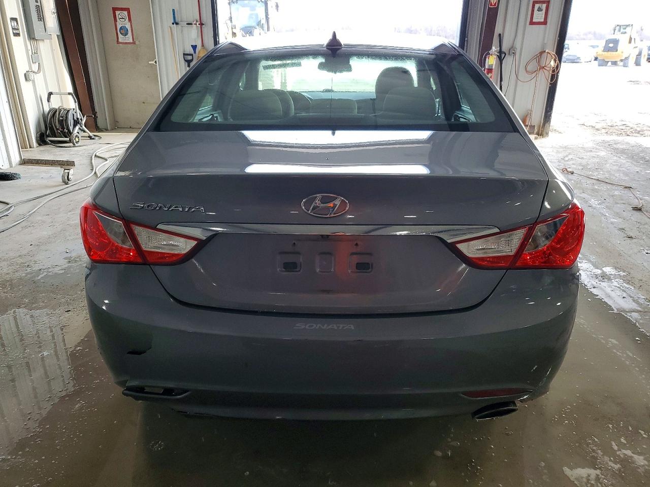 2012 HYUNDAI SONATA SE photo 6