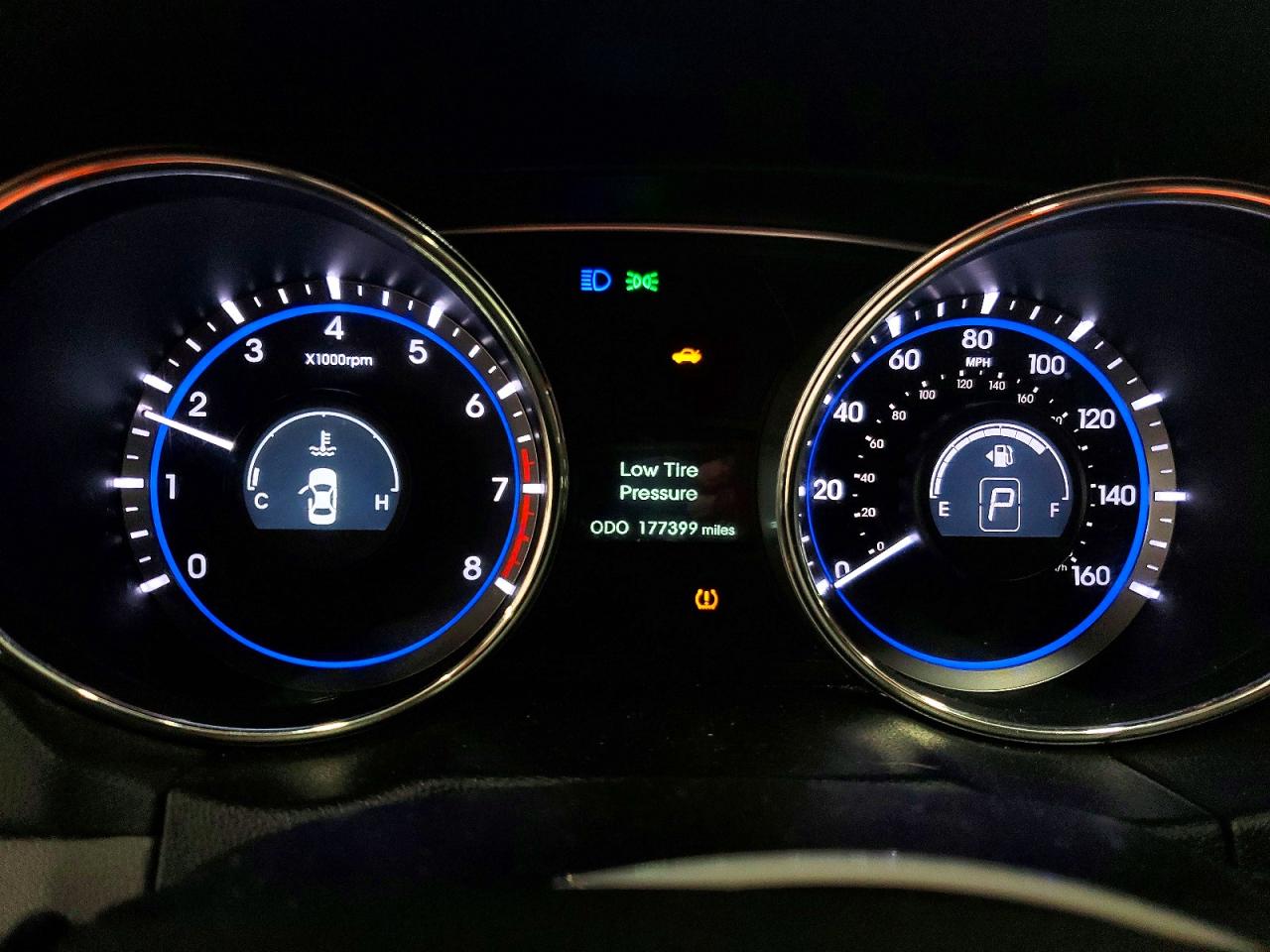 2012 HYUNDAI SONATA SE photo 9