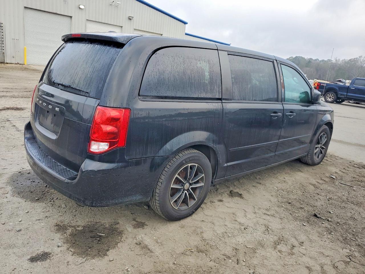 2015 DODGE GRAND CARAVAN SE photo 3