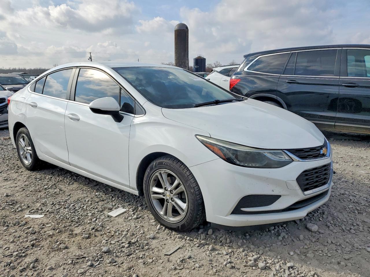 2017 CHEVROLET CRUZE LT photo 4