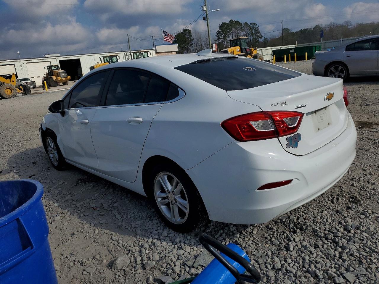 2017 CHEVROLET CRUZE LT photo 2