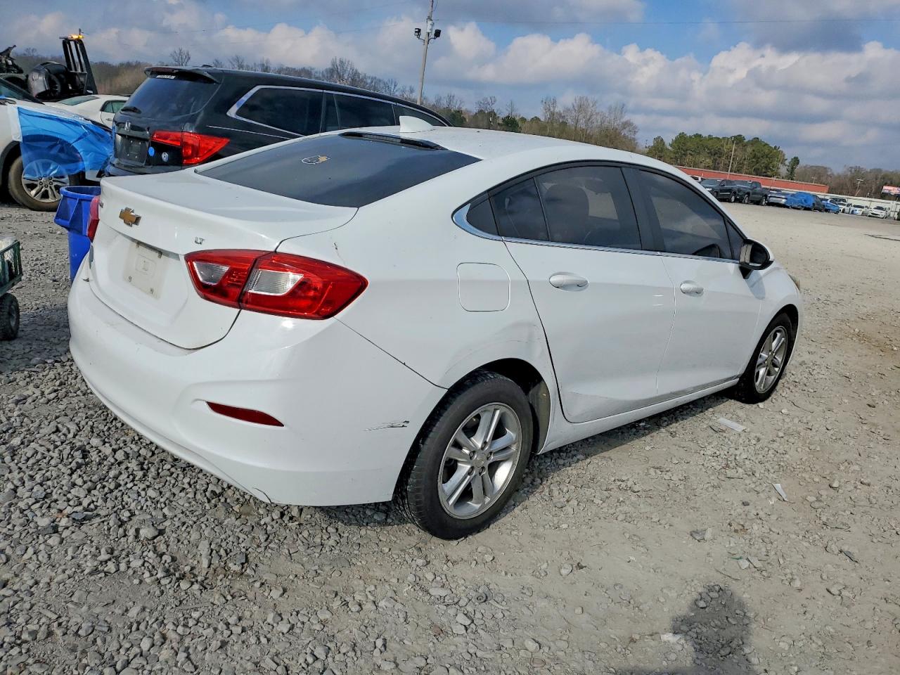 2017 CHEVROLET CRUZE LT photo 3