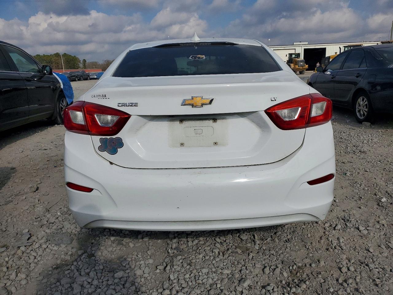 2017 CHEVROLET CRUZE LT photo 6