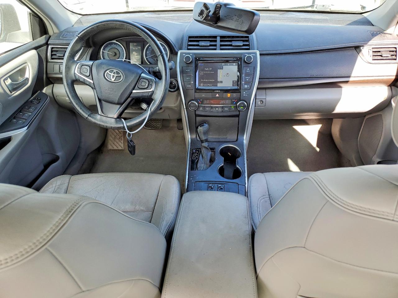 2016 TOYOTA CAMRY LE photo 8