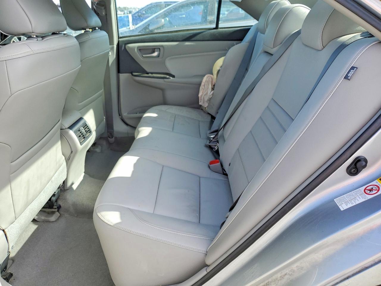 2016 TOYOTA CAMRY LE photo 10