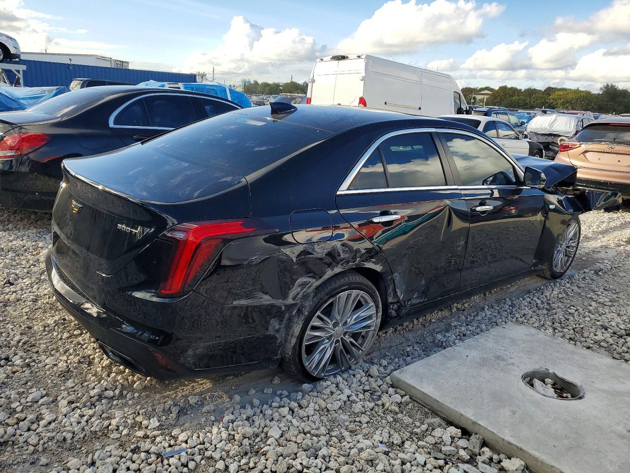 2023 CADILLAC CT4 PREMIUM LUXURY photo 3