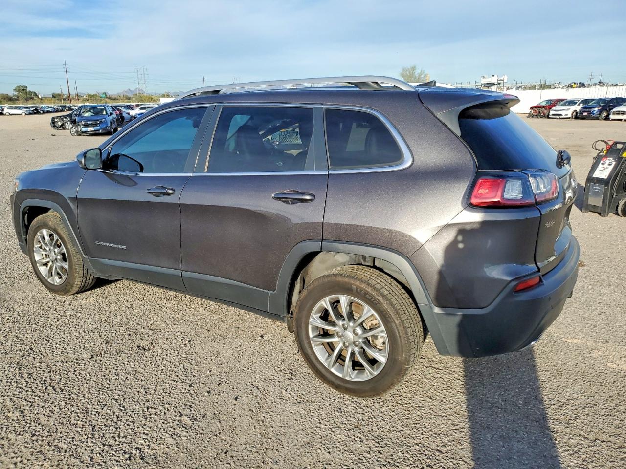 2021 JEEP CHEROKEE LATITUDE LUX photo 2