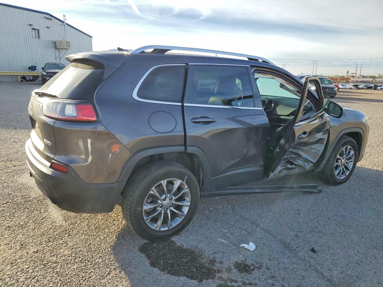 2021 JEEP CHEROKEE LATITUDE LUX photo 3