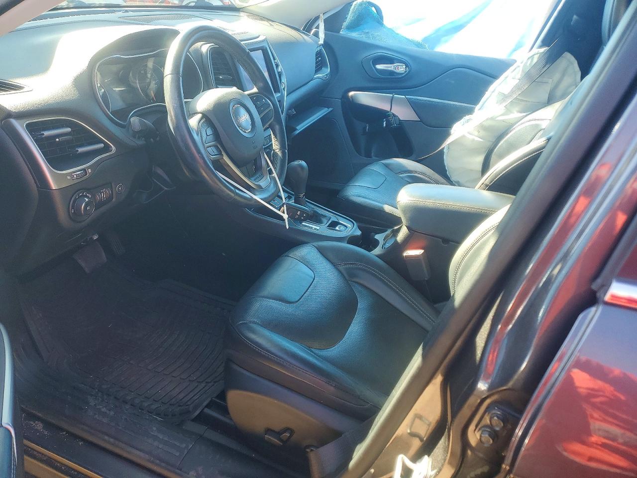 2021 JEEP CHEROKEE LATITUDE LUX photo 7