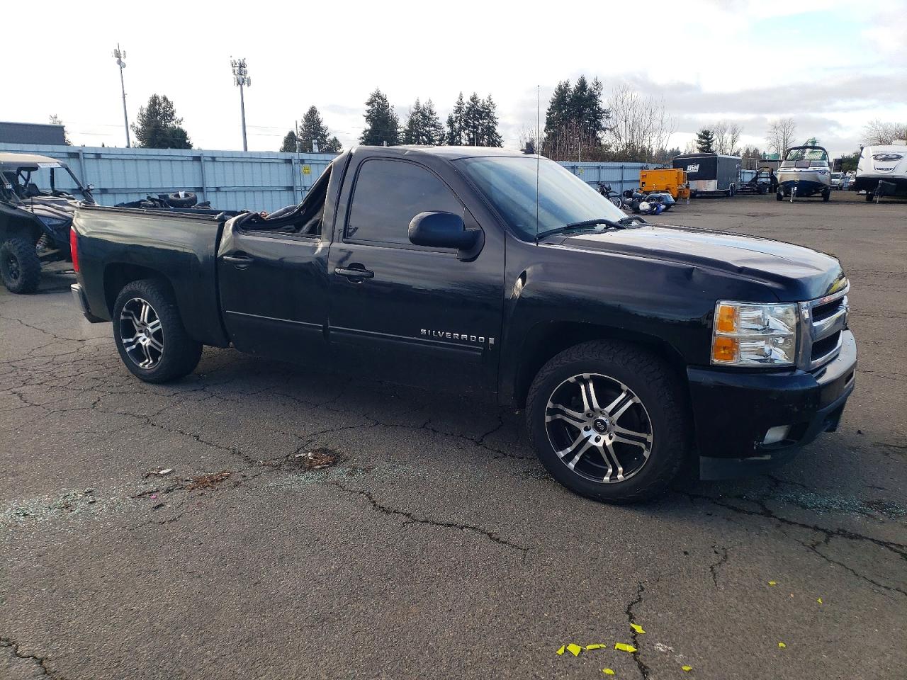 2009 CHEVROLET SILVERADO C1500 LTZ photo 4