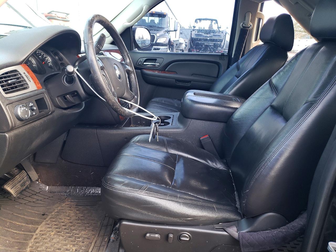 2009 CHEVROLET SILVERADO C1500 LTZ photo 7