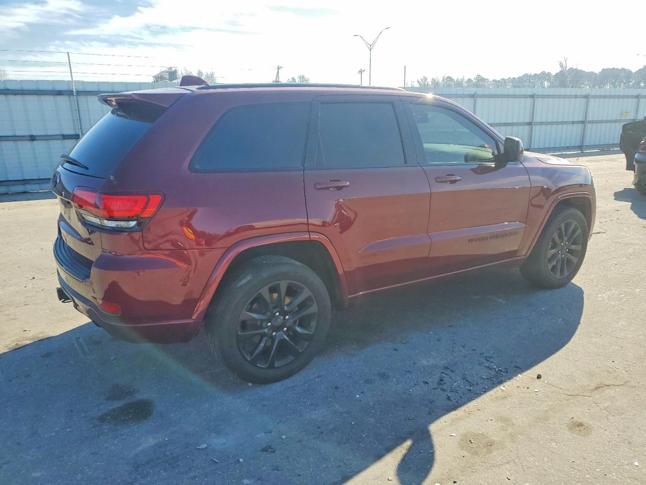2018 JEEP GRAND CHEROKEE LAREDO photo 3