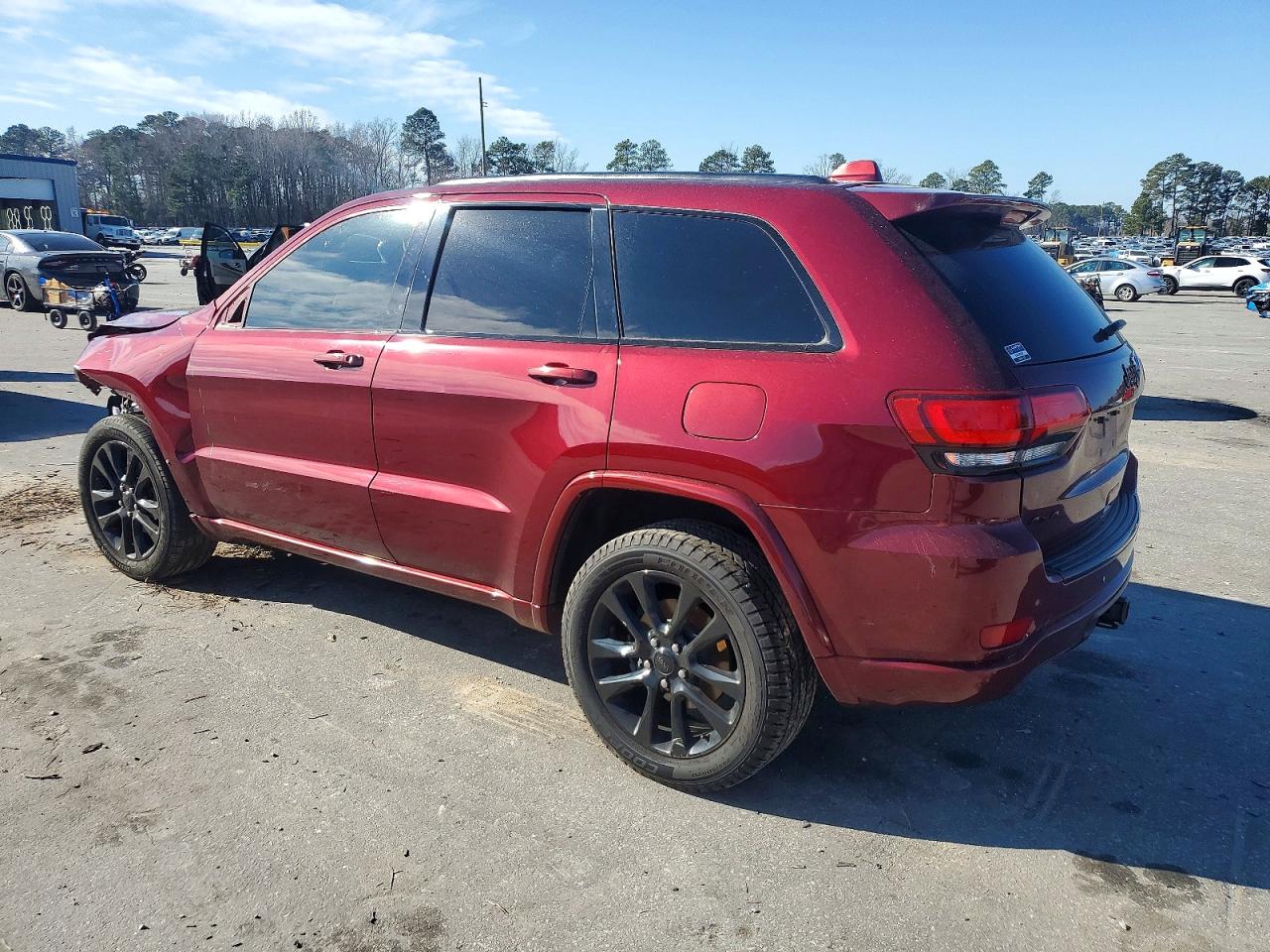 2018 JEEP GRAND CHEROKEE LAREDO photo 2