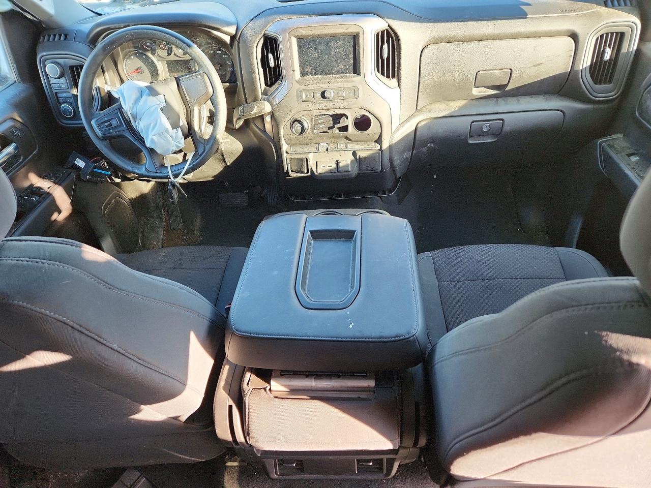 2021 CHEVROLET SILVERADO K1500 CUSTOM photo 8