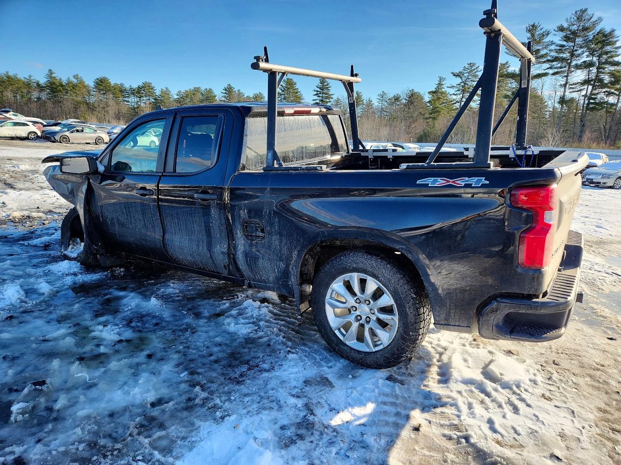 2021 CHEVROLET SILVERADO K1500 CUSTOM photo 2
