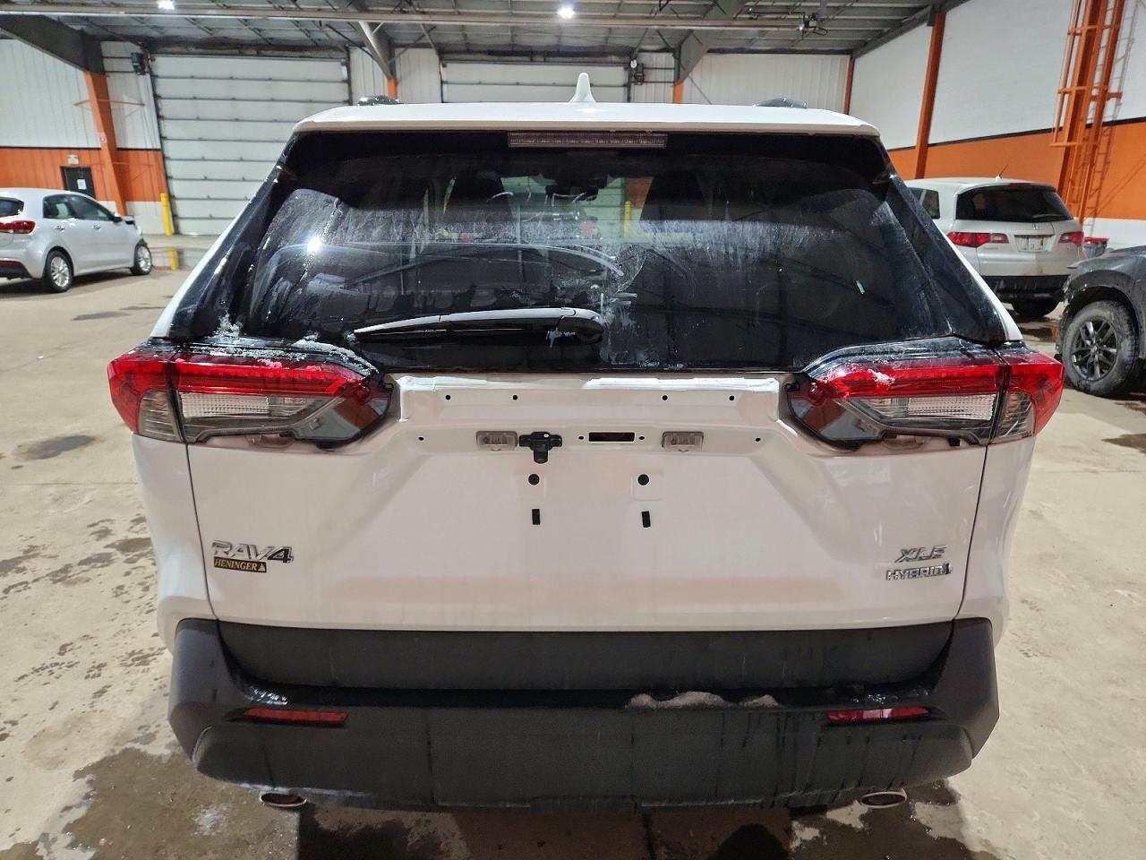 2024 TOYOTA RAV4 XLE photo 6
