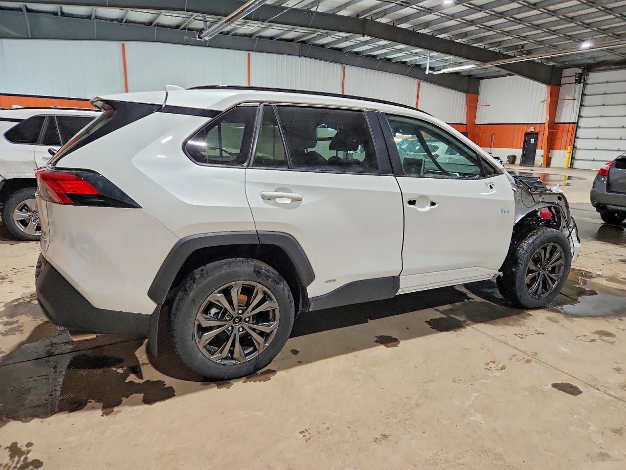 2024 TOYOTA RAV4 XLE photo 3