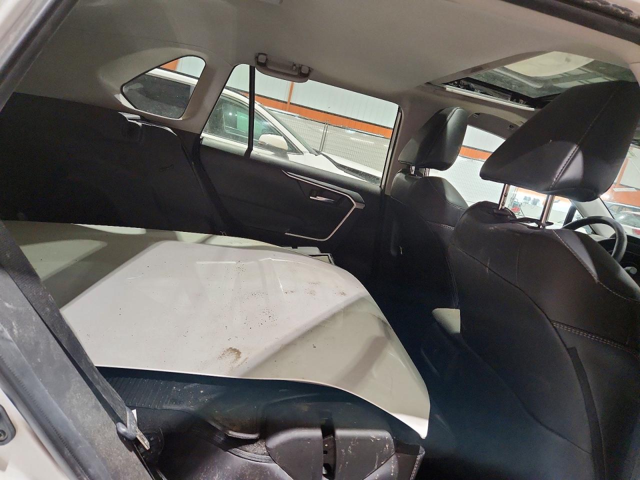 2024 TOYOTA RAV4 XLE photo 11