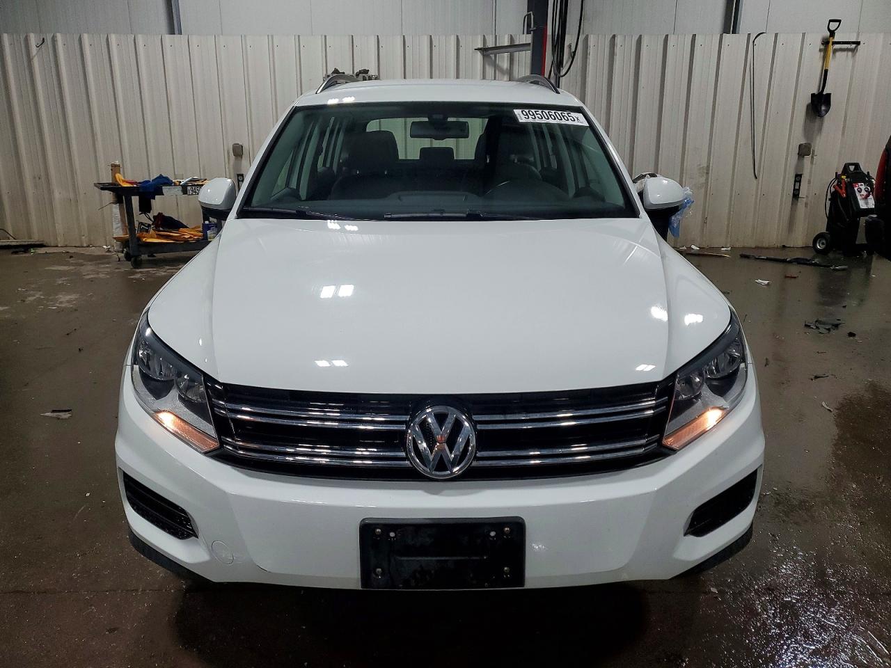 2016 VOLKSWAGEN TIGUAN S photo 5