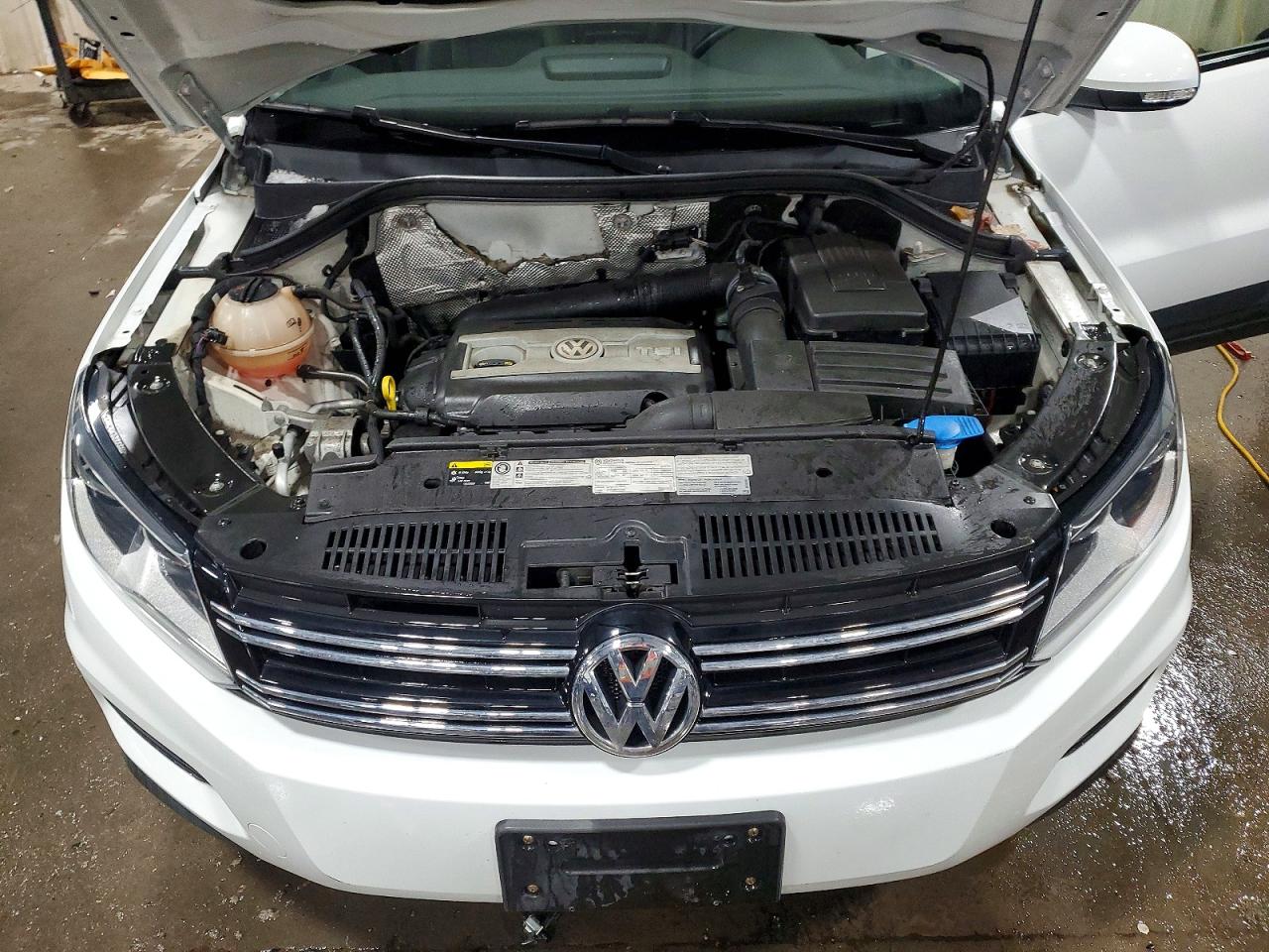 2016 VOLKSWAGEN TIGUAN S photo 12