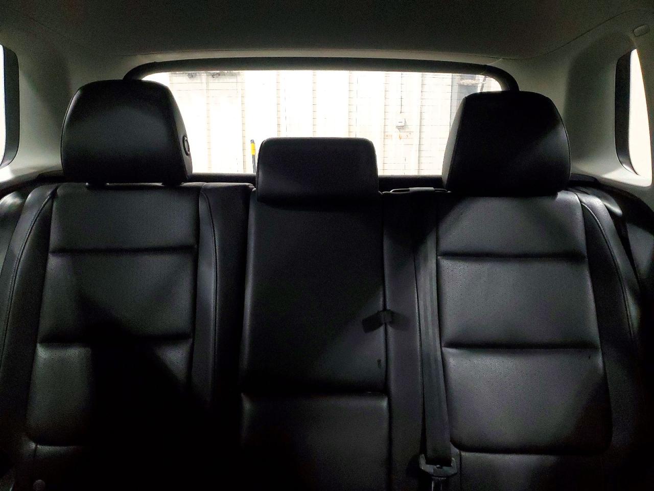 2016 VOLKSWAGEN TIGUAN S photo 10