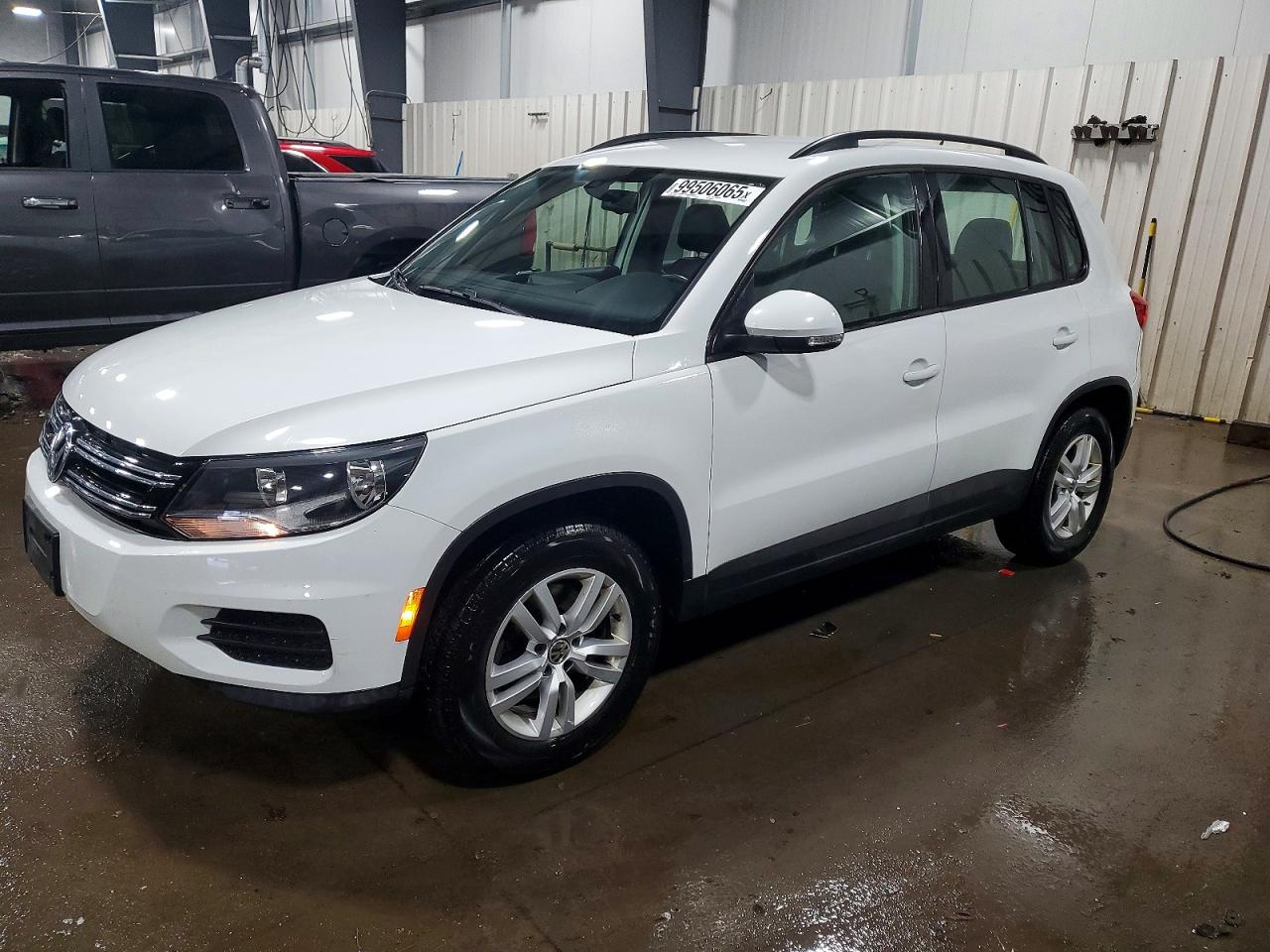 2016 VOLKSWAGEN TIGUAN