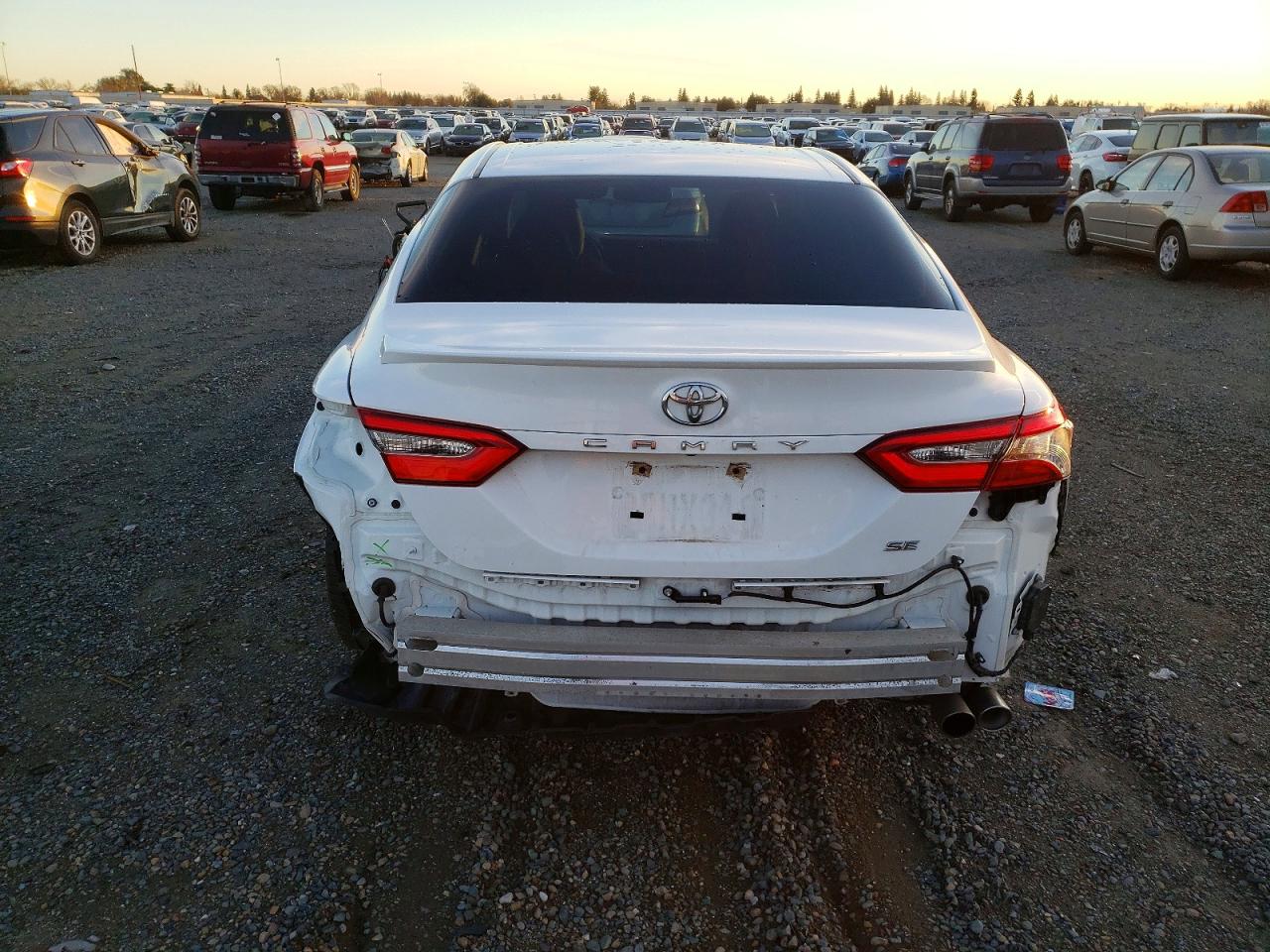 2018 TOYOTA CAMRY L photo 6