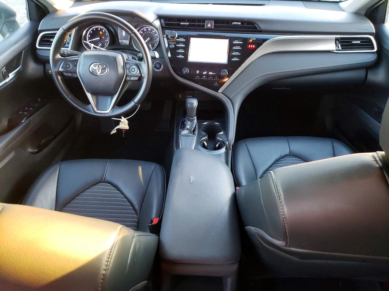 2018 TOYOTA CAMRY L photo 8