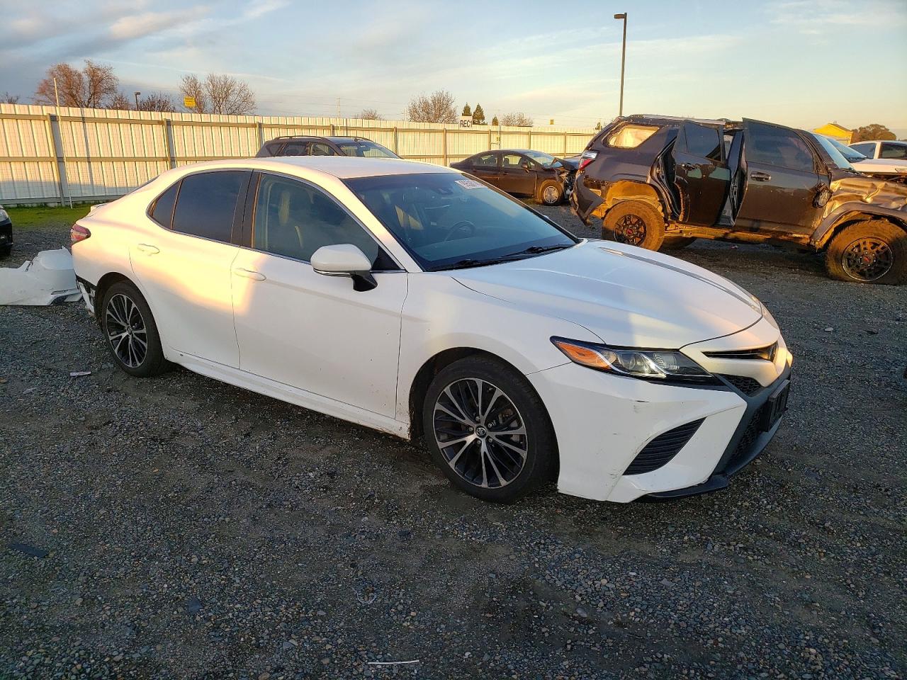2018 TOYOTA CAMRY L photo 4