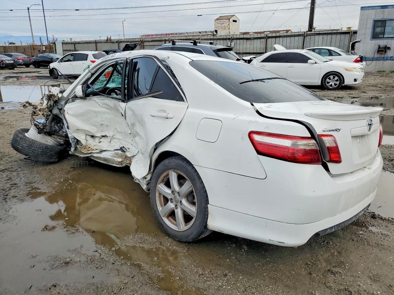 2009 TOYOTA CAMRY SE photo 2