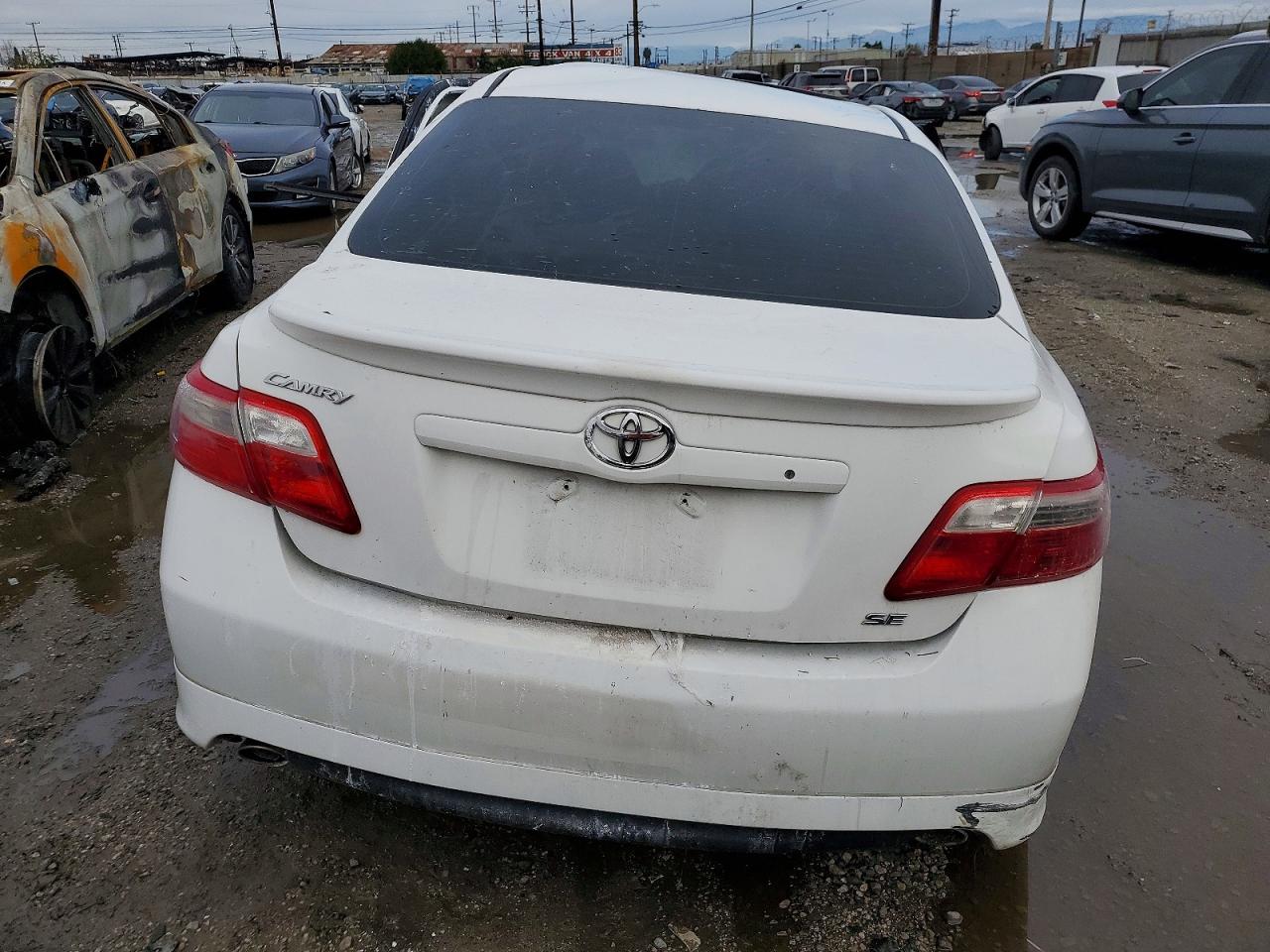 2009 TOYOTA CAMRY SE photo 6