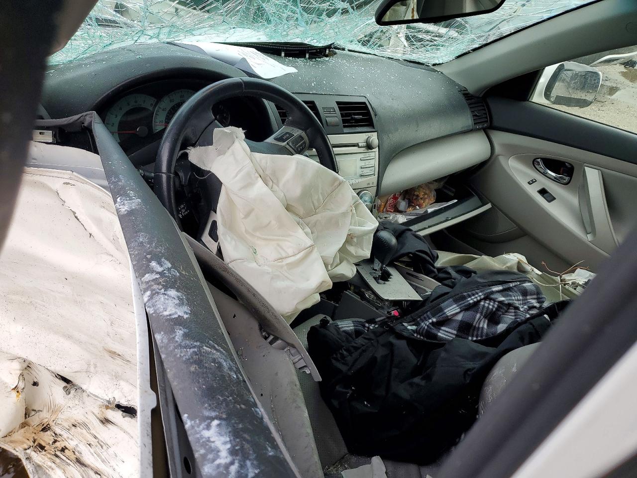 2009 TOYOTA CAMRY SE photo 8
