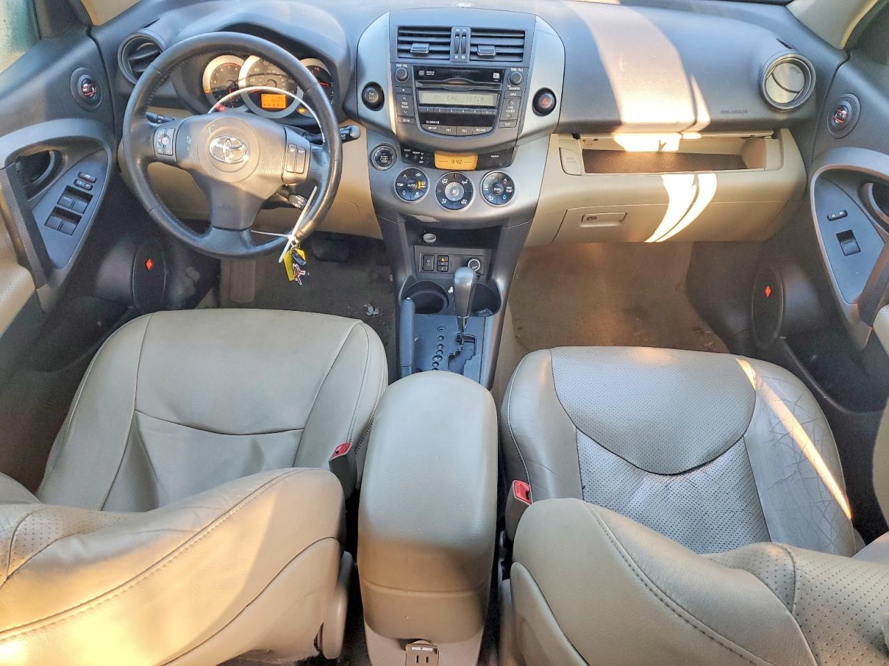 2011 TOYOTA RAV4 LIMITED photo 8