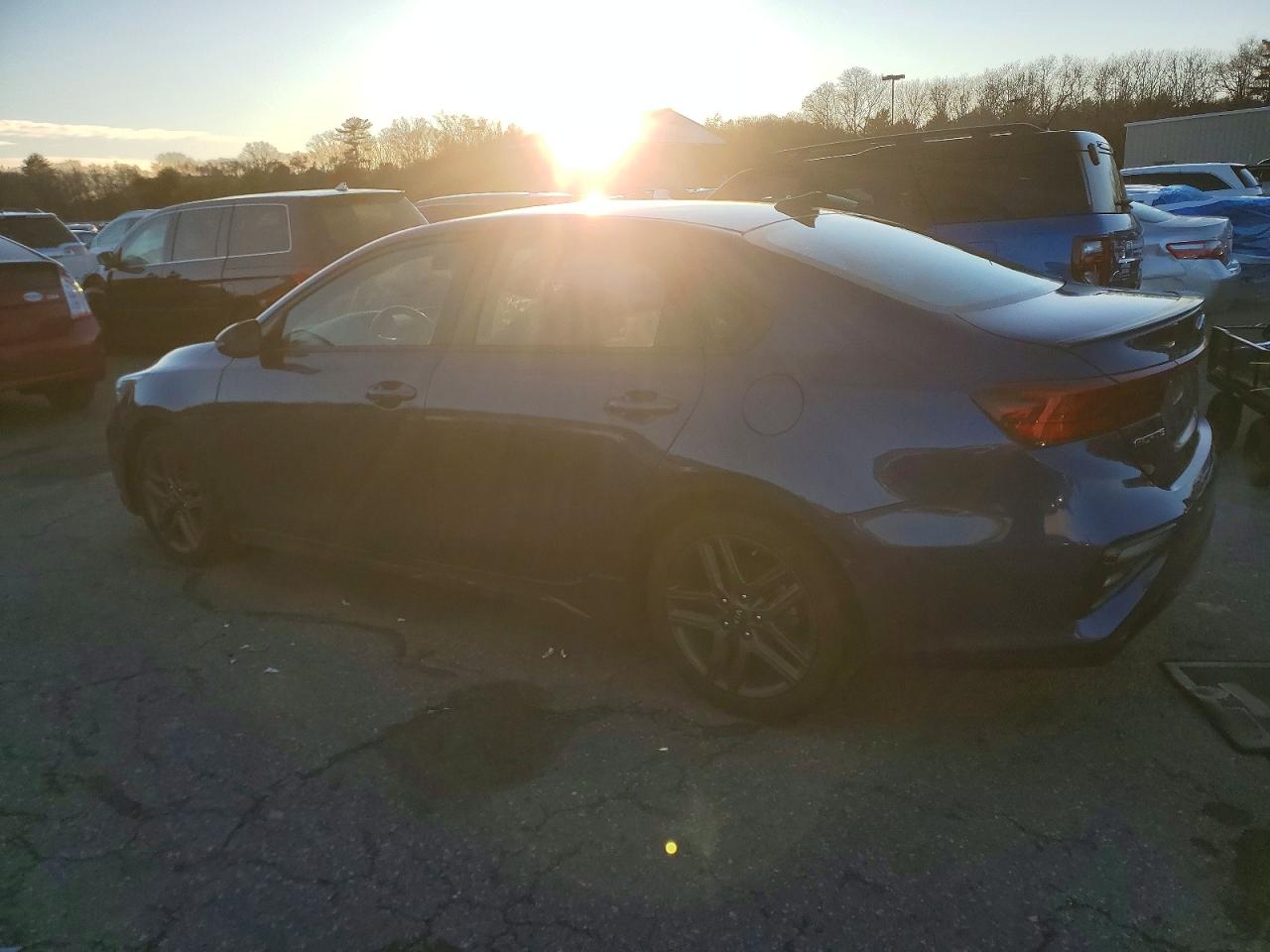 2020 KIA FORTE GT LINE photo 2